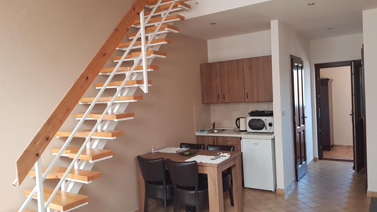 Vegvar Delux Apartman ギュラ エクステリア 写真