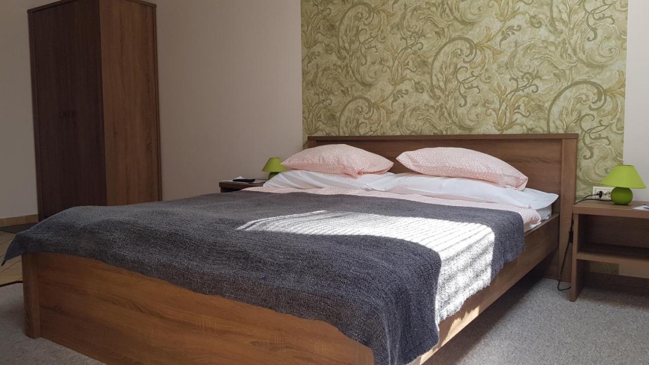 Vegvar Delux Apartman ギュラ エクステリア 写真