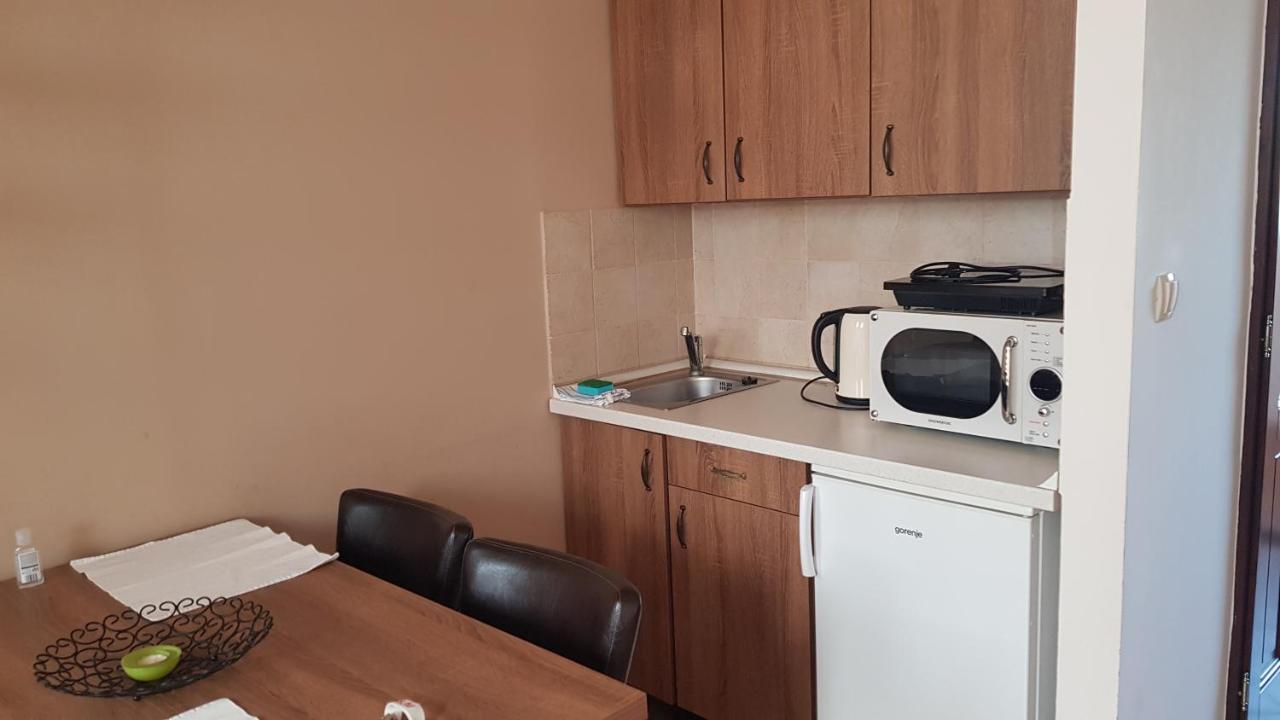 Vegvar Delux Apartman ギュラ エクステリア 写真
