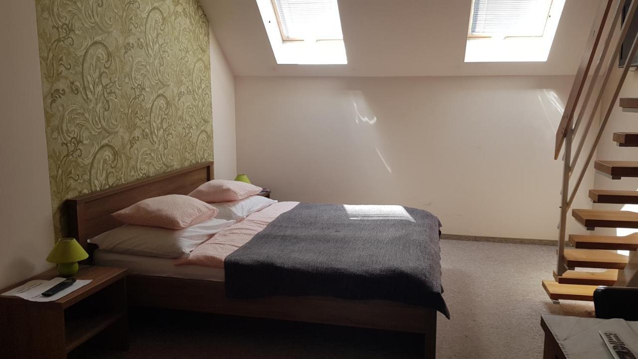 Vegvar Delux Apartman ギュラ エクステリア 写真