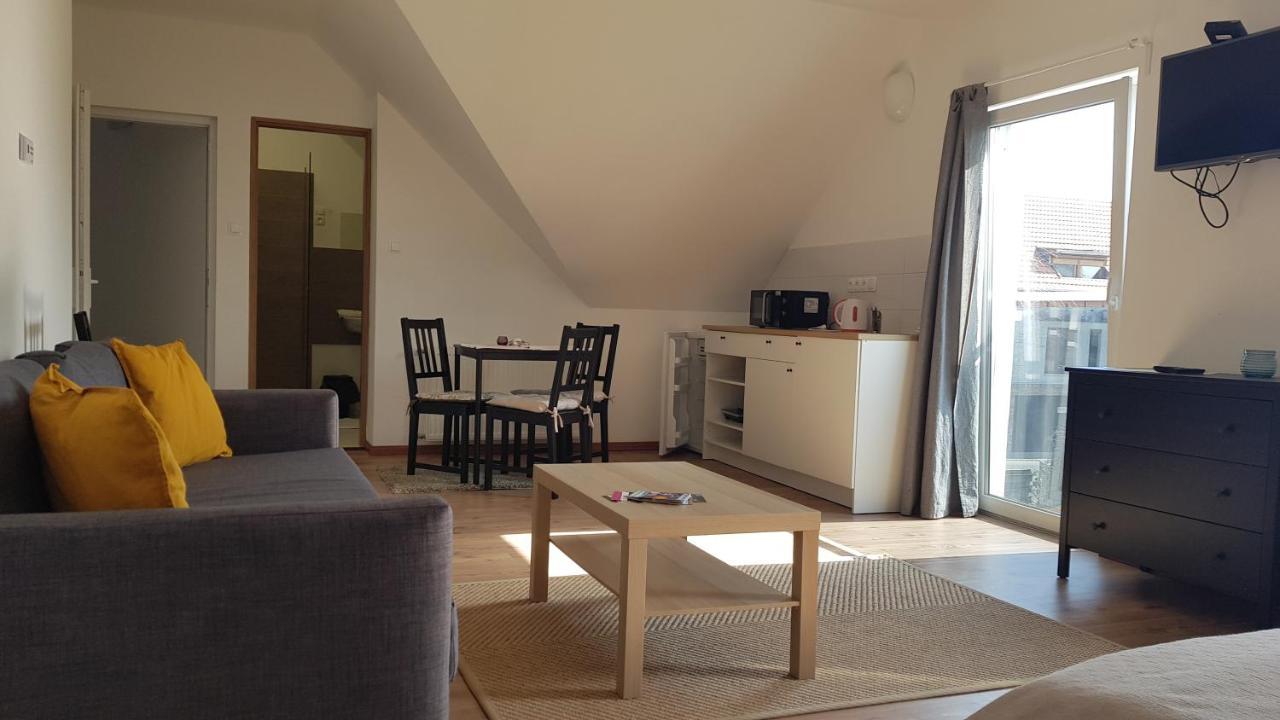 Vegvar Delux Apartman ギュラ エクステリア 写真
